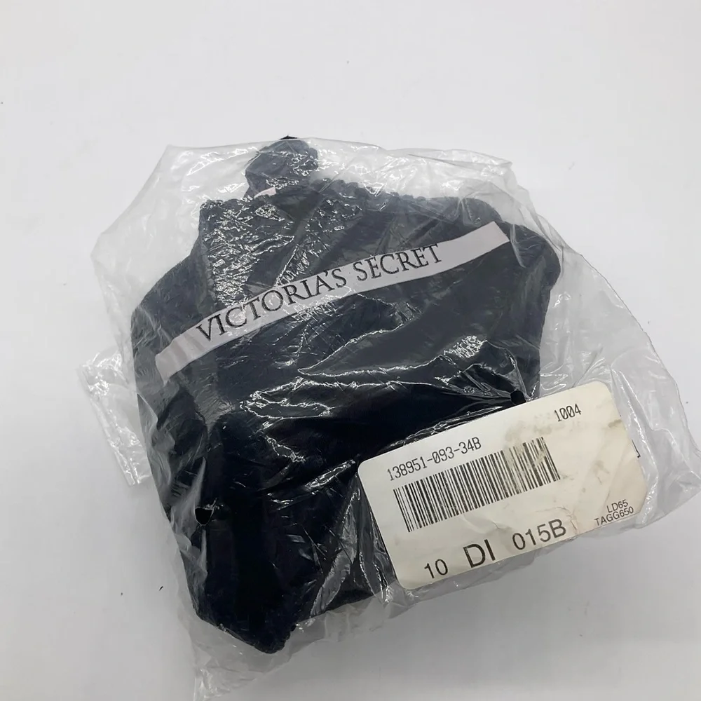 NEW VICTORIAS SECRET GEL PADDED‎ BRA